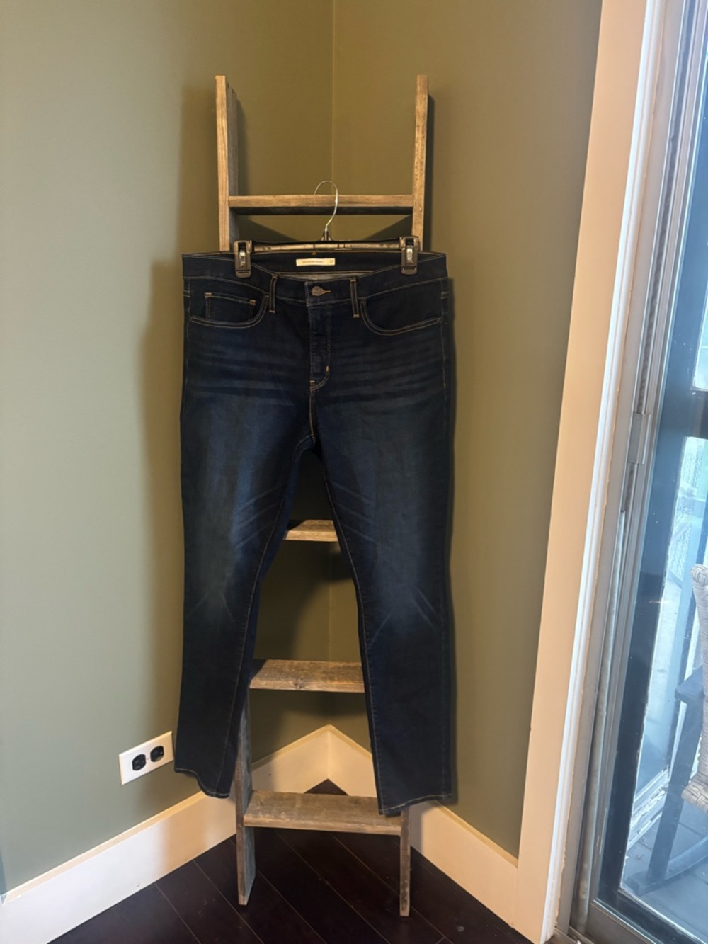 Levi Strauss 311 Shaping Skinny